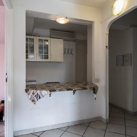 Alojamento de Acomodação e Pequeno-almoço La Voliera Roma